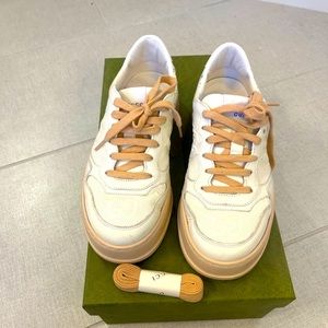 Authentic Gucci shoes. Size 37.5 (fits 7.5)